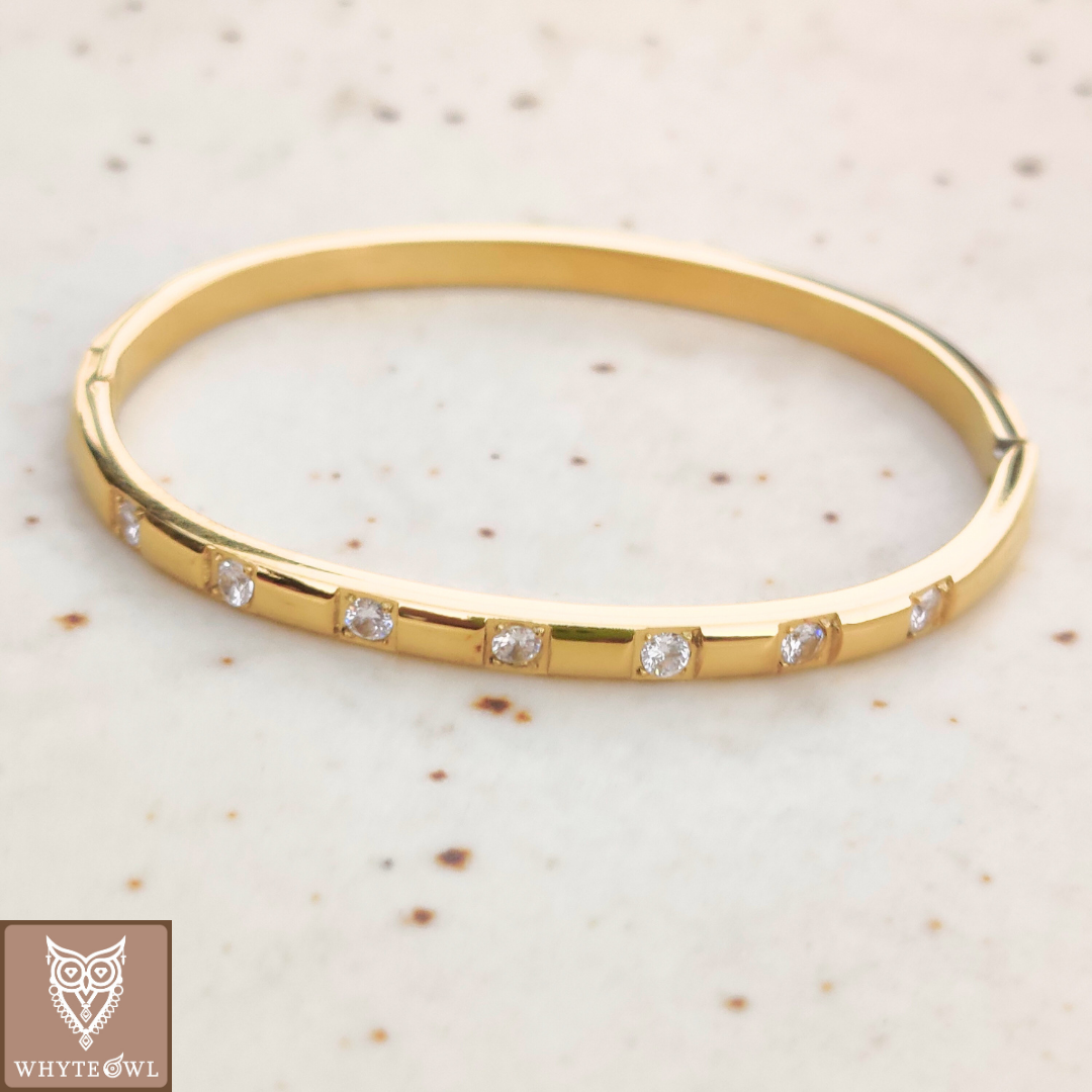 Sipmle Zirconia Gold Bangle Bracelet