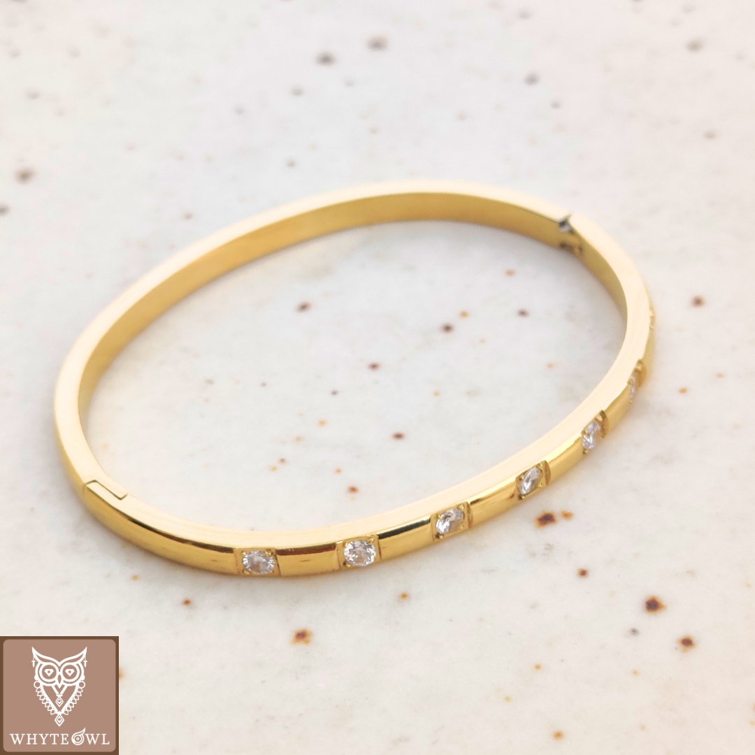 Sipmle Zirconia Gold Bangle Bracelet